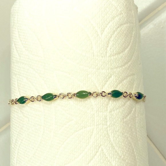 Bracelet. Beautiful with Green Stones. Excellent Condition - Picture 12 of 16